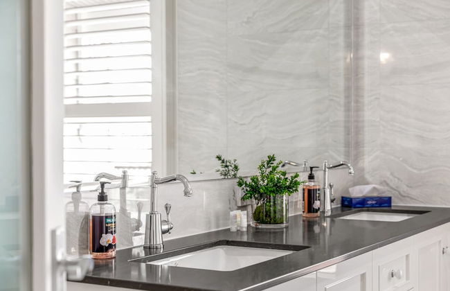 Grandview Accommodation - The Elm Tree Apartments - Photo 46