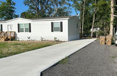 Fun, relaxing, charming retreat - Photo 3