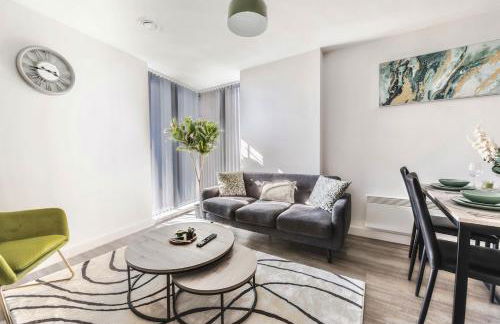 Stylish Skyline Apartment - 2 Bed, 2 Bath, Gym, Concierge in City Centre - Foto 17