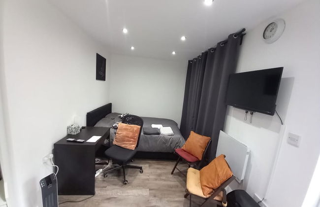 Cosy 1-bed Studio in Northolt - Foto 5