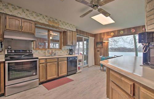 Great Bear Lake Home with Private Dock and Fire Pit! - Foto 7