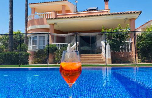 Villa en la Playa I 5BR I 5 WC I Piscina Privada - Foto 1