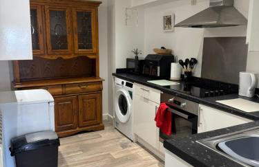 Quiet, Sleeps 7, Notts City, Transport, Motorpoint, Trent Bridge GF - Foto 7