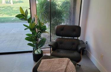Upscale mid century on the green w Private Hot Tub - Foto 26