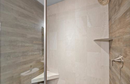 Snowghost Den-Luxury Ski In Ski Out Home Sleeps 9 with 3 Bedrooms 2 and a half Bathrooms and Private Hot Tub - Foto 21