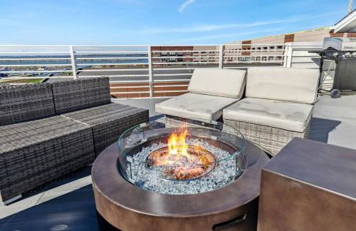 Family Fun Near Cedar Point - Rooftop Lake Views - Photo 44