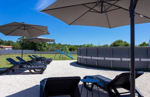 Luxurious new apartment with pool - Foto 12