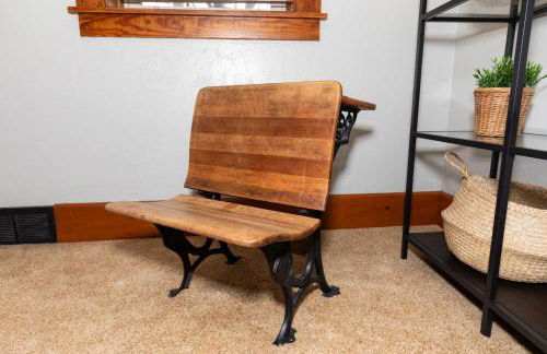 Charming School House with Large Pool - Foto 72