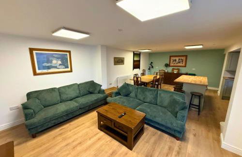 New 4 Bed House Sleeps up to 8 People - Foto 1