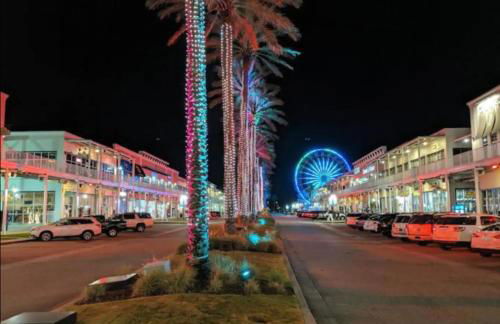 Cozy 2bd/2ba w/ View, Sleeps 6 - Photo 48