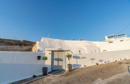 Fira-Cave-Sleeps 13-Parking-Pool-Pet Friendly - Photo 70