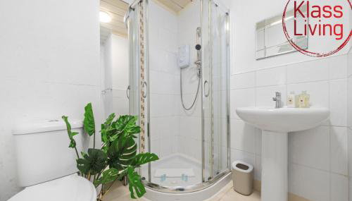 Bute Apartment by Klass Living Coatbridge - Foto 4, Shower