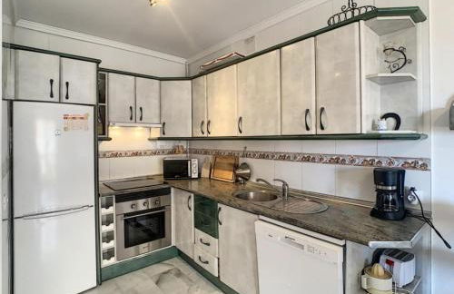 Apartamento Manilva con terraza y piscina - Photo 5