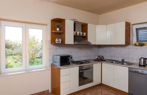 Apartment Ani - Two Bedroom Apartment with Terrace and Garden View - Foto 4