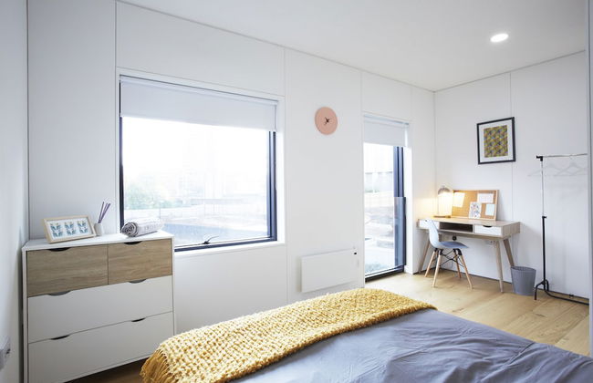 Stylish modern home in Manchester city centre with parking - Photo 13