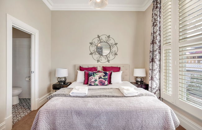 Grandview Accommodation - The Elm Tree Apartments - Photo 29