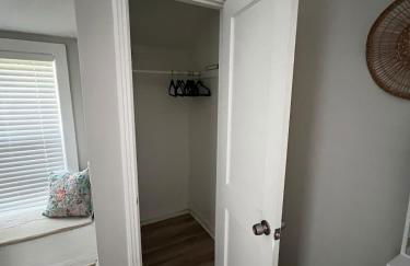 The Blue House- Backyard, grill, pets welcome - Foto 42