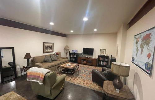 River Mountain Getaway-private, large, in- law apt - Foto 5