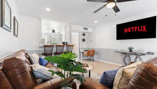 NEW Temple 4 BD Townhome 5 Min To Medical Perfect for Families, Workers, Contractors - Professionally Managed By Stay Albatross - Photo 3