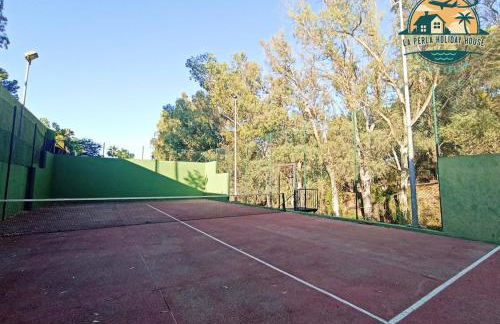 Seafront Townhouse with Stunning Mediterranean Views, community pool - Foto 28