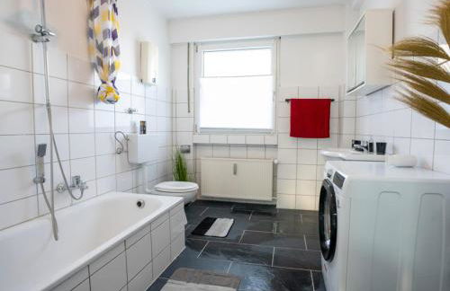 Serviceroom24 - Apartment 2 in Gladbeck WLAN - Smart-TV - 24-7 Check-in und Küche - Foto 9