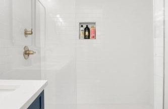 Chic 3BR Home with Fire Pit-Private Yard-Family Friendly - Foto 30