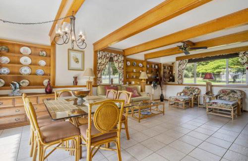 Hale Kamāoa Naalehu - Foto 1