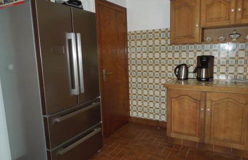 En Bretagne, villa de 2 à 8 pers , meublé de tourisme 3 étoiles nichée dans un écrin de verdure à 2500m de la plage - Foto 6