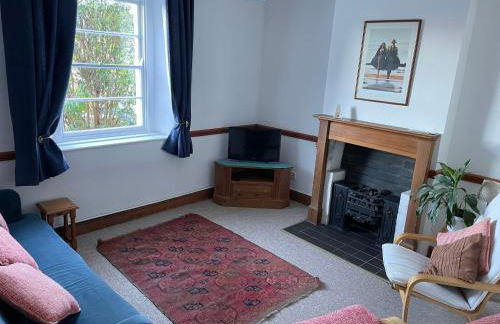 Quiet location close to centre - Photo 2