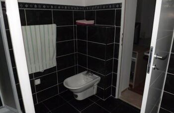 Apartment 11 Sleeps 4 Guests - Photo 17