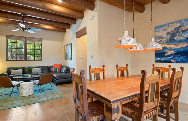 Casa Nona - Pristine Home in the Railyard District, Walk to The Plaza - Photo 16