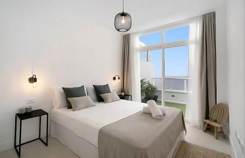 Beachfront Seaview Oasis - Private Terrace & Panoramic Ocean Views - Foto 40