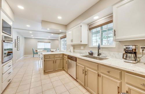 Shop, Hike and Explore Fresno Home with Private Pool! - Foto 12