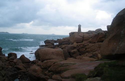 Les charmantes pierres percées - Foto 23