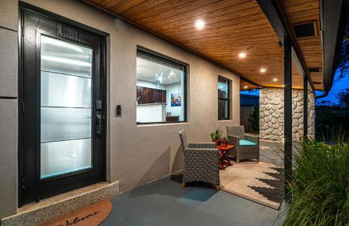 Bali Inspired home with Heated Pool, Sauna and Hot Tub! Close to Beach and Atlantic Ave - Photo 14