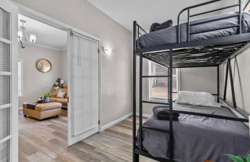 Central Oshkosh Stay - Walk to Lake and Downtown - Foto 27