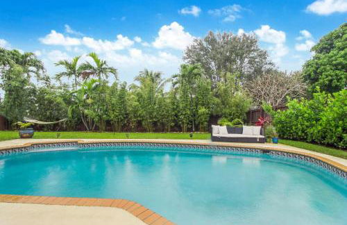 Peaceful retreat with a pool 15 min away beach - Foto 30