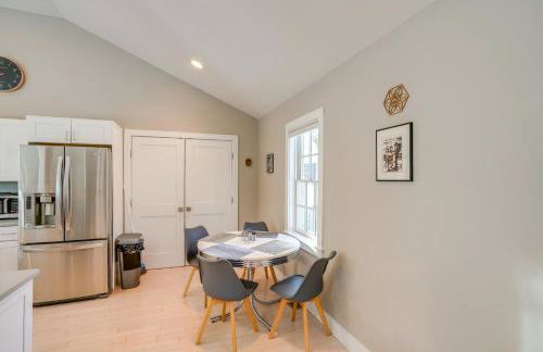 6 Mi to Tanglewood! High-End Lee Apartment - Foto 3