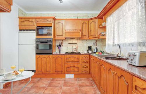 Private Heated Pool, Jacuzzi & 1225m2 garden in Villa Cipreses - Photo 23