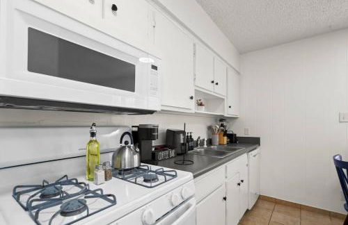 Bright & Cozy 1BR in Austin | Wi-Fi & Comfort - Foto 11