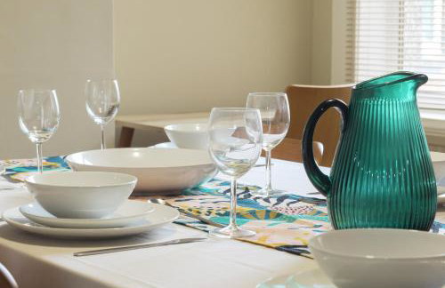 Home from Home 4 Bed - Ideal for Workers & Great for Groups, FREE Parking, Spacious, Pet Friendly Netflix - Foto 17