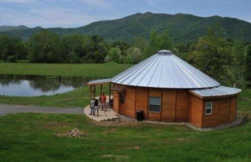 Deluxe Glamping Cabins at River Farm in Virginia - Foto 8