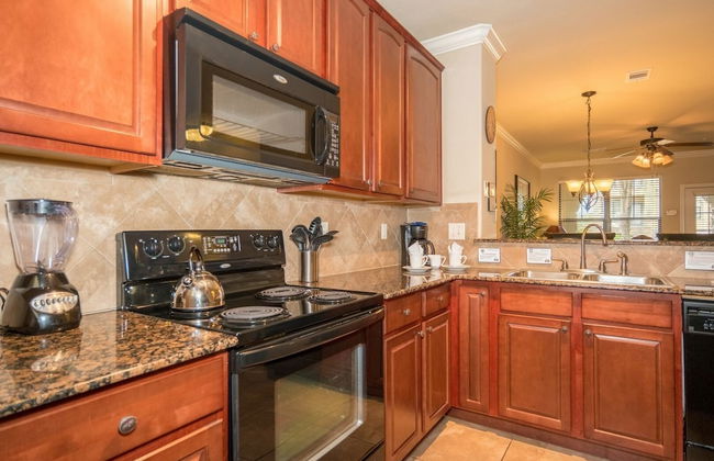 10 miles to Disney World, 2 pools, fitness room, WiFi, balcony, washer, dryer, kitchen - Foto 17