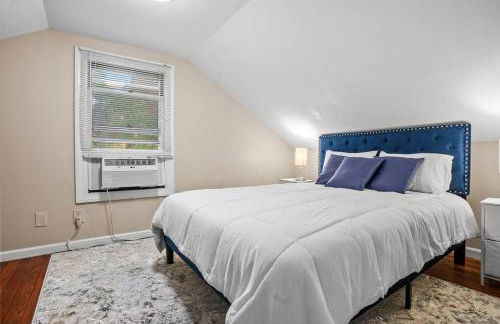 Entire Spacious Home Near DC - Photo 33