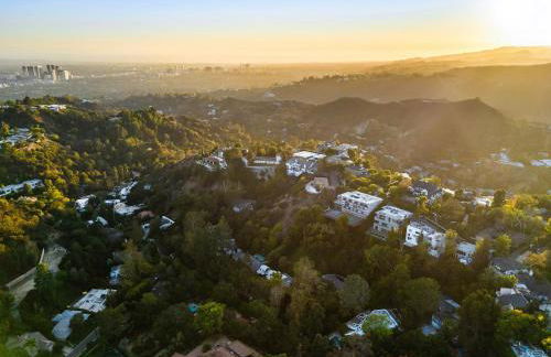 Ultra Luxury 5BR Beverly Hills Estate with Private Pool Spa and Canyon Views - Foto 27