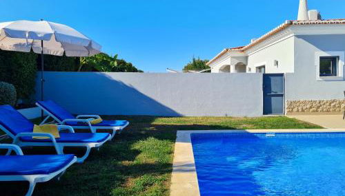 CASA LIMÃO - Private Pool & Garden - Beach & Center 650m - Foto 5, Garden, sunbed, Garden view
