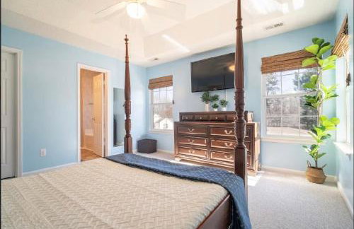 Tropical Oasis with Tiki Bar, Firepit, Seasonal Pool - Foto 25