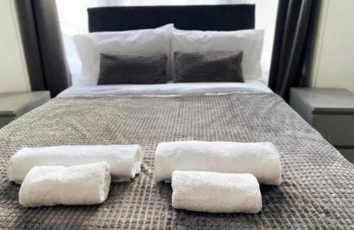 Gravesend 2 Bedroom Spacious Stylish Apartment - Sleeps upto 6 - 2 Min Walk to Station - Foto 12