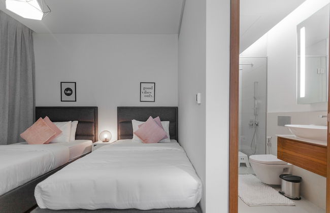 FAM Living - City Walk Mall - Photo 13