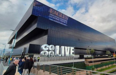 Comfortable 2-Bedroom Flat close Etihad and Coop Live - Photo 29